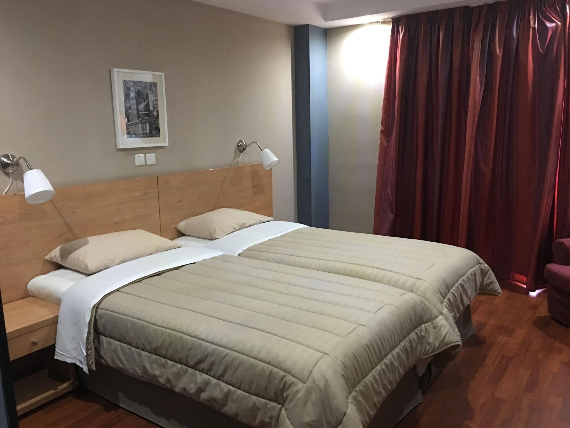 Athina Airport Hotel Thermi Bagian luar foto